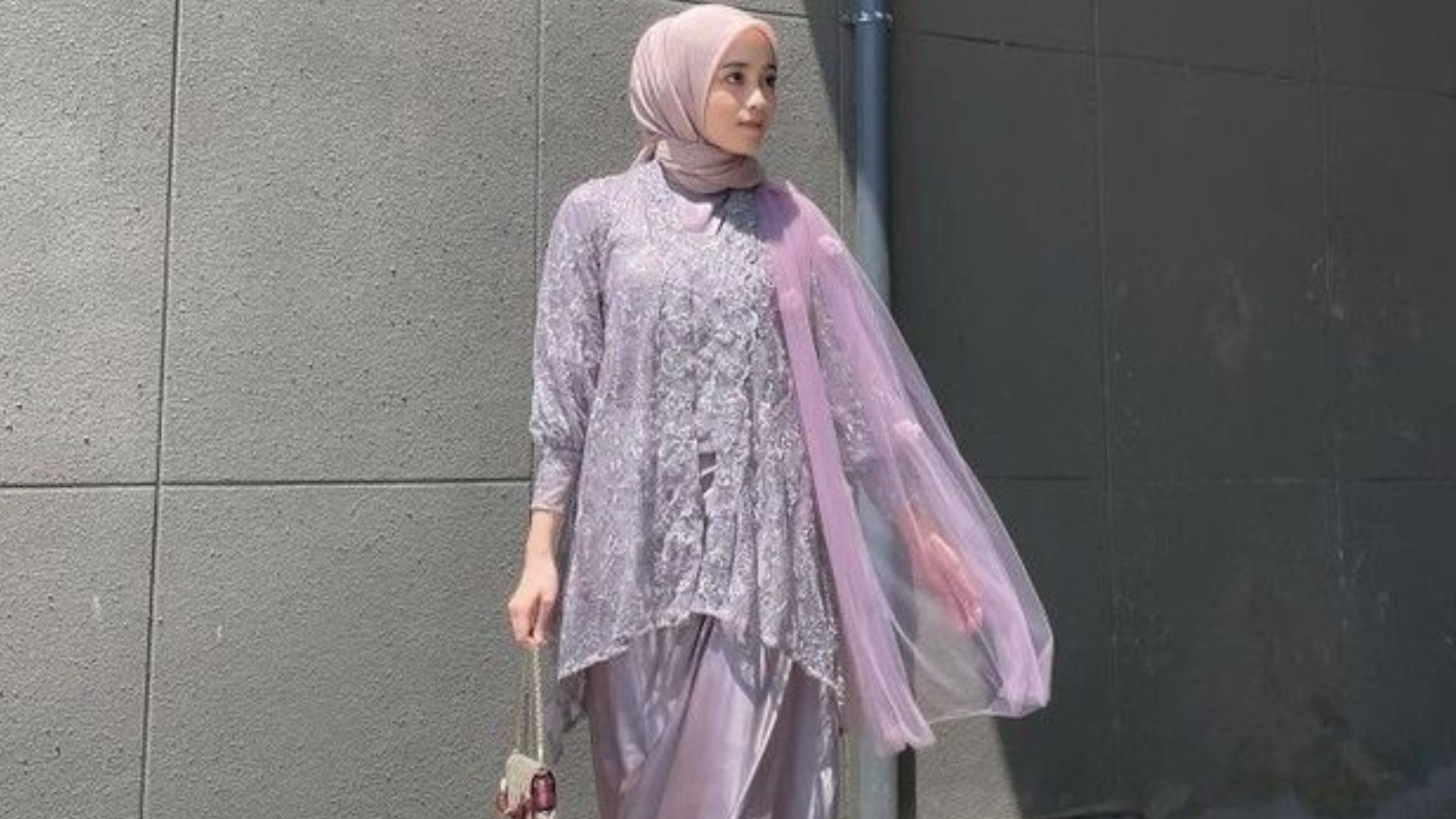 Model Gamis Brokat Kombinasi Polos Elegan Dan Juga Stylish